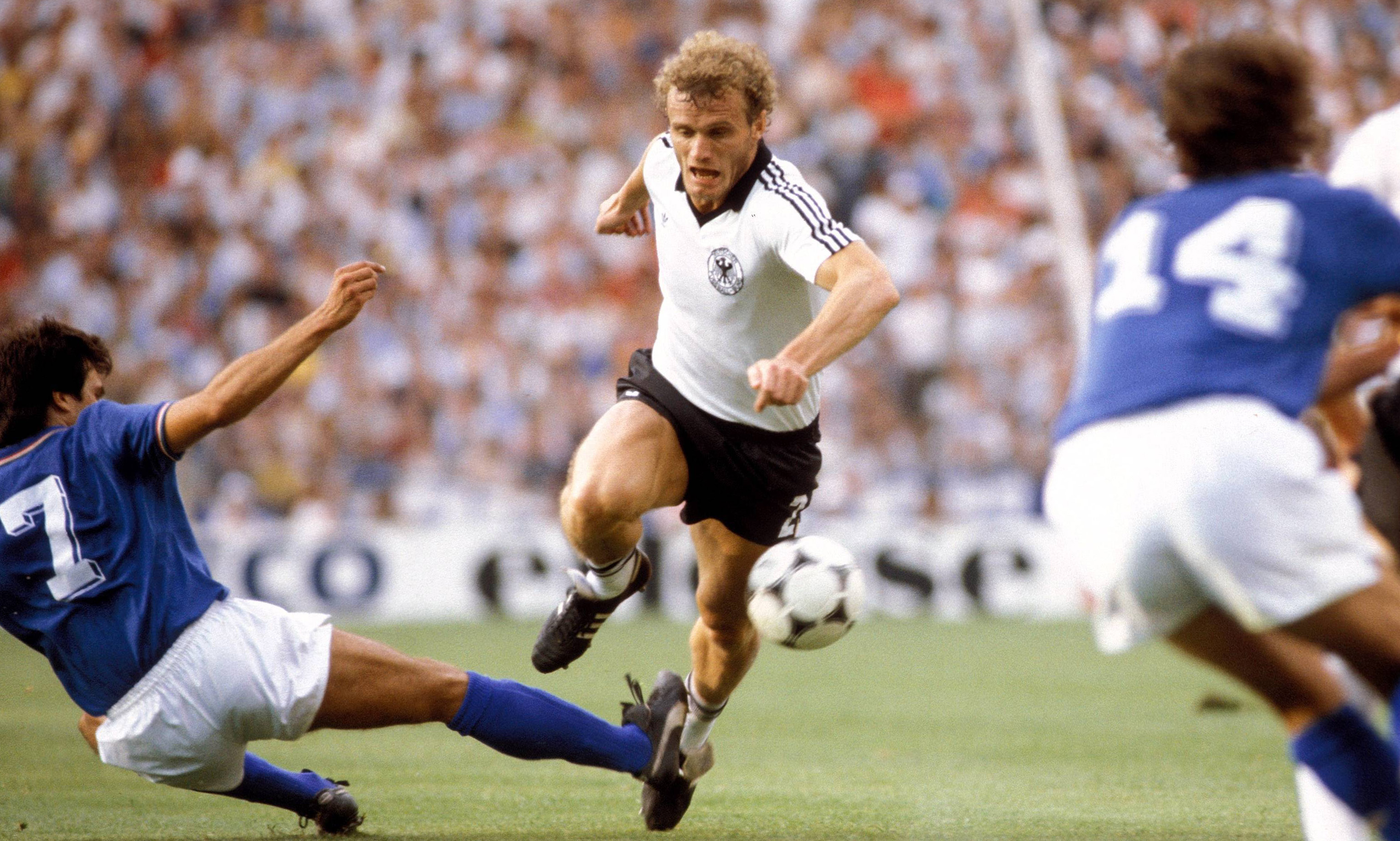 Hans-Peter Briegel im Nationaltrikot