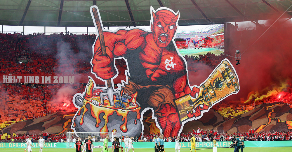 Choreographie der Lautrer Fans und Ultras beim DFB-Pokal-Finale 2024 im Berliner Opympiastadion