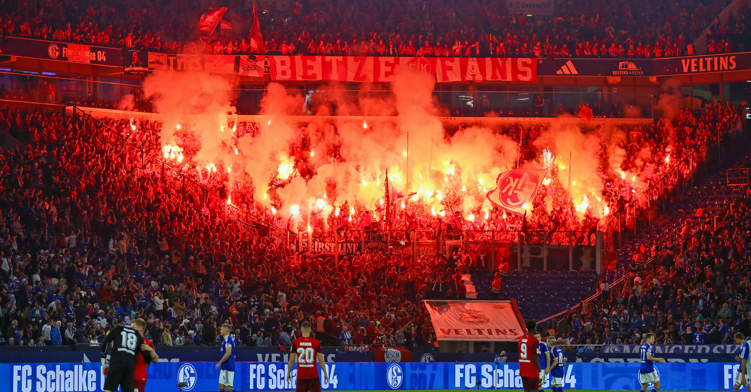 FCK-Fans im Gästeblock