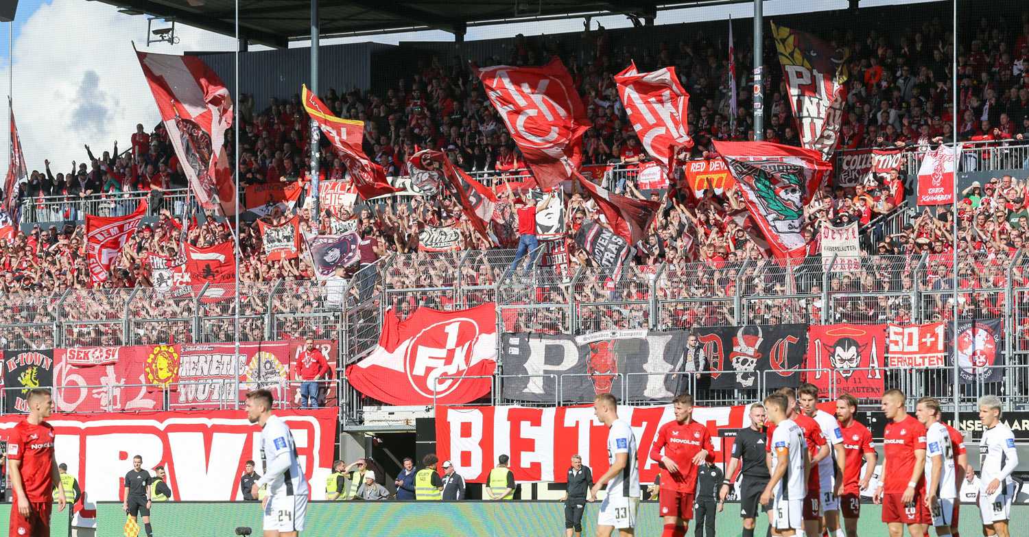 FCK-Fans im Gästeblock