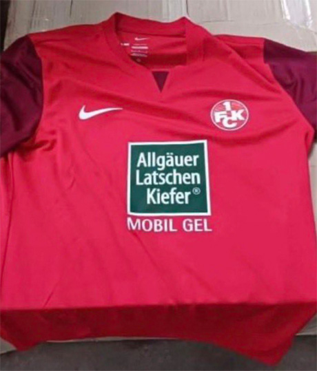 Dieses Trikot-Foto kursiert seit Montagnachmittag in den Sozialen Netzwerken; Fotoquelle: anonym